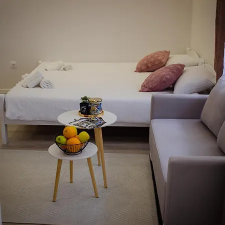 Apartment Rest *